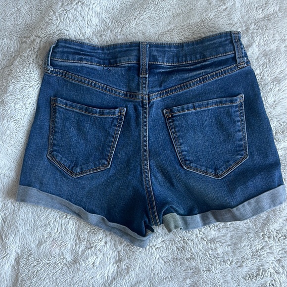 Arizona Blue Denim Cuffed Shorts Size 3 (Juniors) - Picture 2 of 6